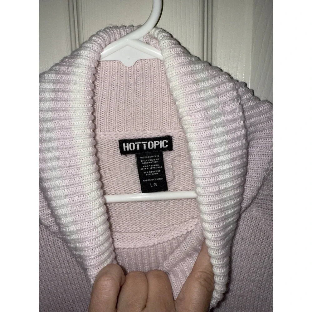 Hot Topic this cute